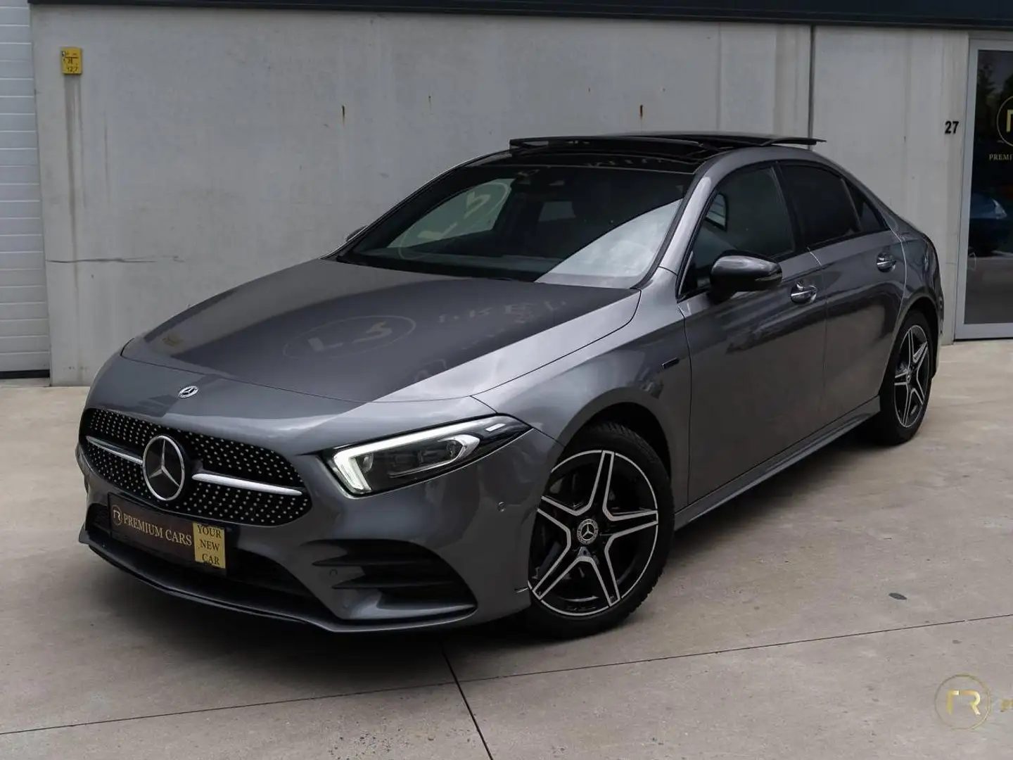 Mercedes-Benz A 250 e l PHEV l AMG Line l Sunroof l Premium+ l Multibeam l Keyless
