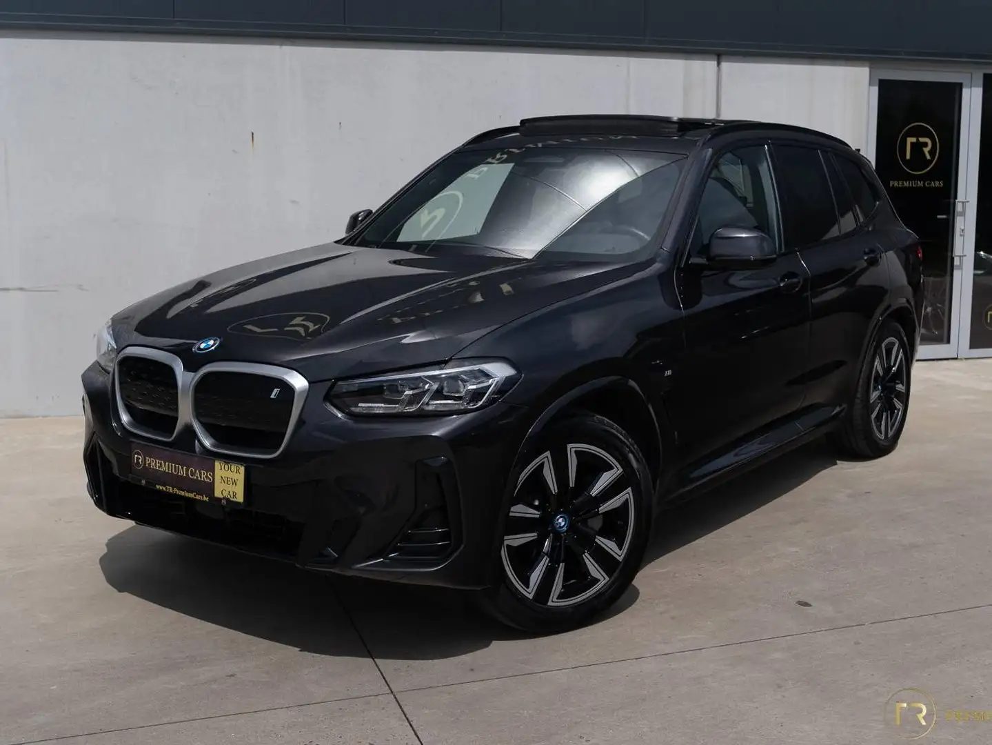 BMW iX3 80 kWh l M-Pack l Pano l HiFi l Heated Seats l Trekhaak l 100% SOH