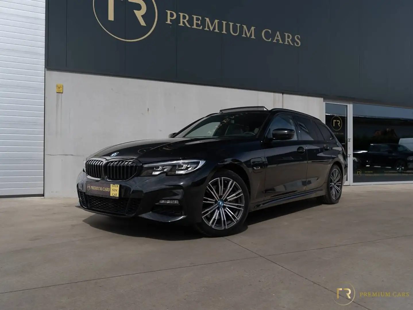 BMW 320 e l PHEV l M-Sport l Pano l Heated Seats
