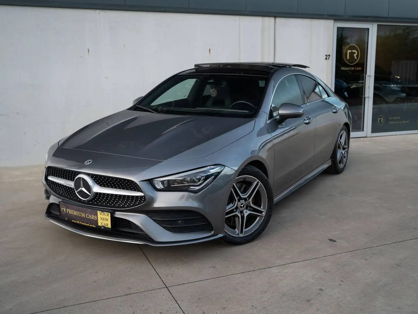 Mercedes-Benz CLA 250 AMG Line l Pano l Dynamic LED l Memory Seats l Trekhaak l Sfeerverlichting l Camera l Carplay l Keyless