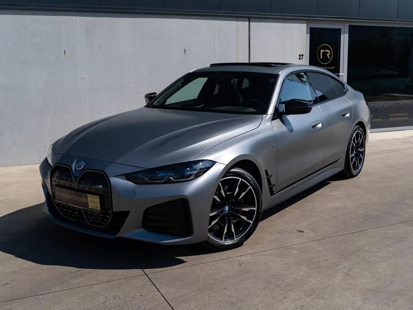 BMW i4 M50 l Frozen Grey l Individual l Sunroof l Towhook l M-Sport Pro l Adaptive M Chassis l H/K l Keyless l Heated Steer