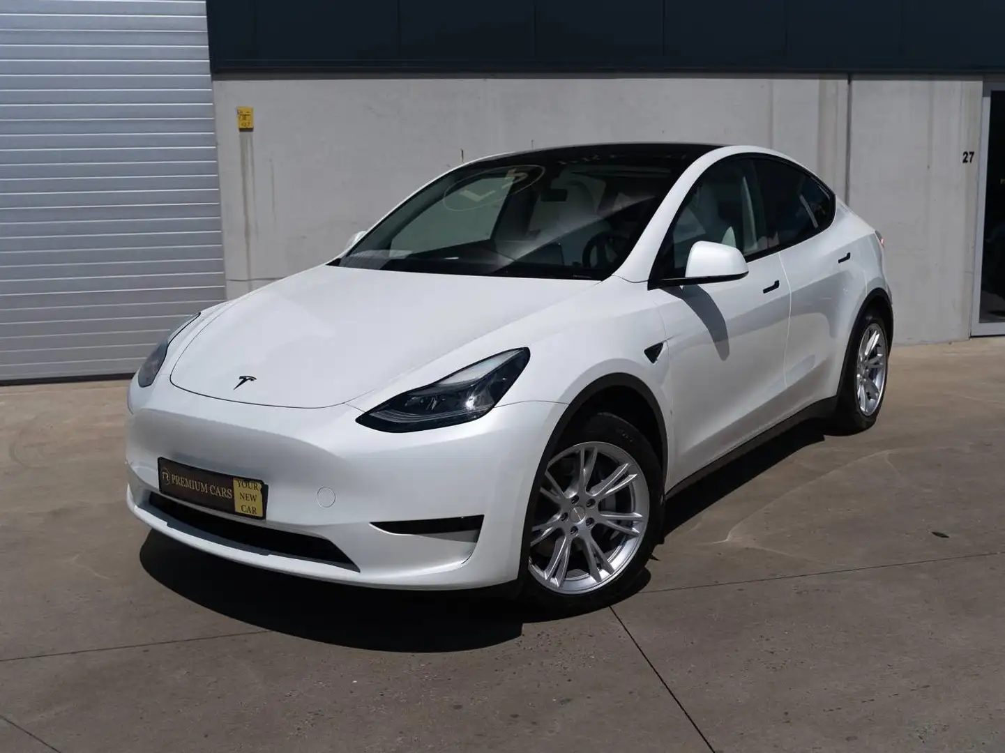 Tesla Model Y Standard Range l RWD l Pano l Enhanced Autopilot