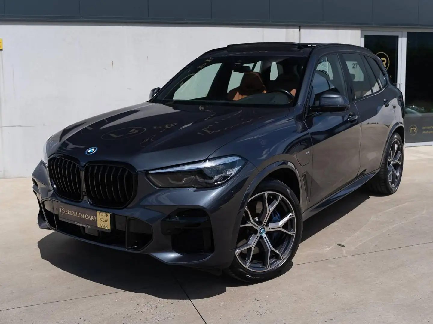 BMW X5 PHEV l xDrive45e l M-Pack l Pano l Trekhaak l Keyless l Air l 360° l M Seats