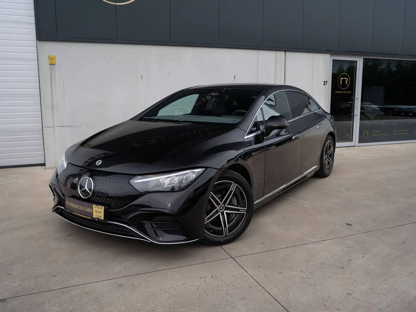 Mercedes-Benz EQE 350 AMG Line l Carplay l Memory l Keyless l Camera l 101% SOH
