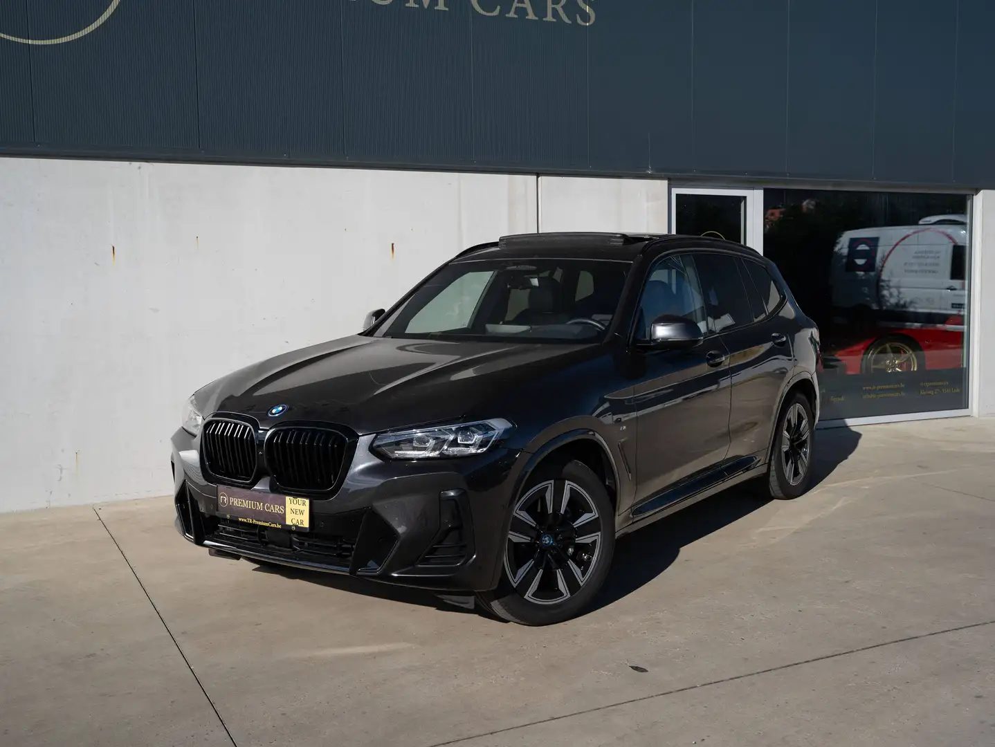 BMW iX3 80 kWh l M-Pack l Pano l HiFi l Heated Seats l Trekhaak l 100% SOH