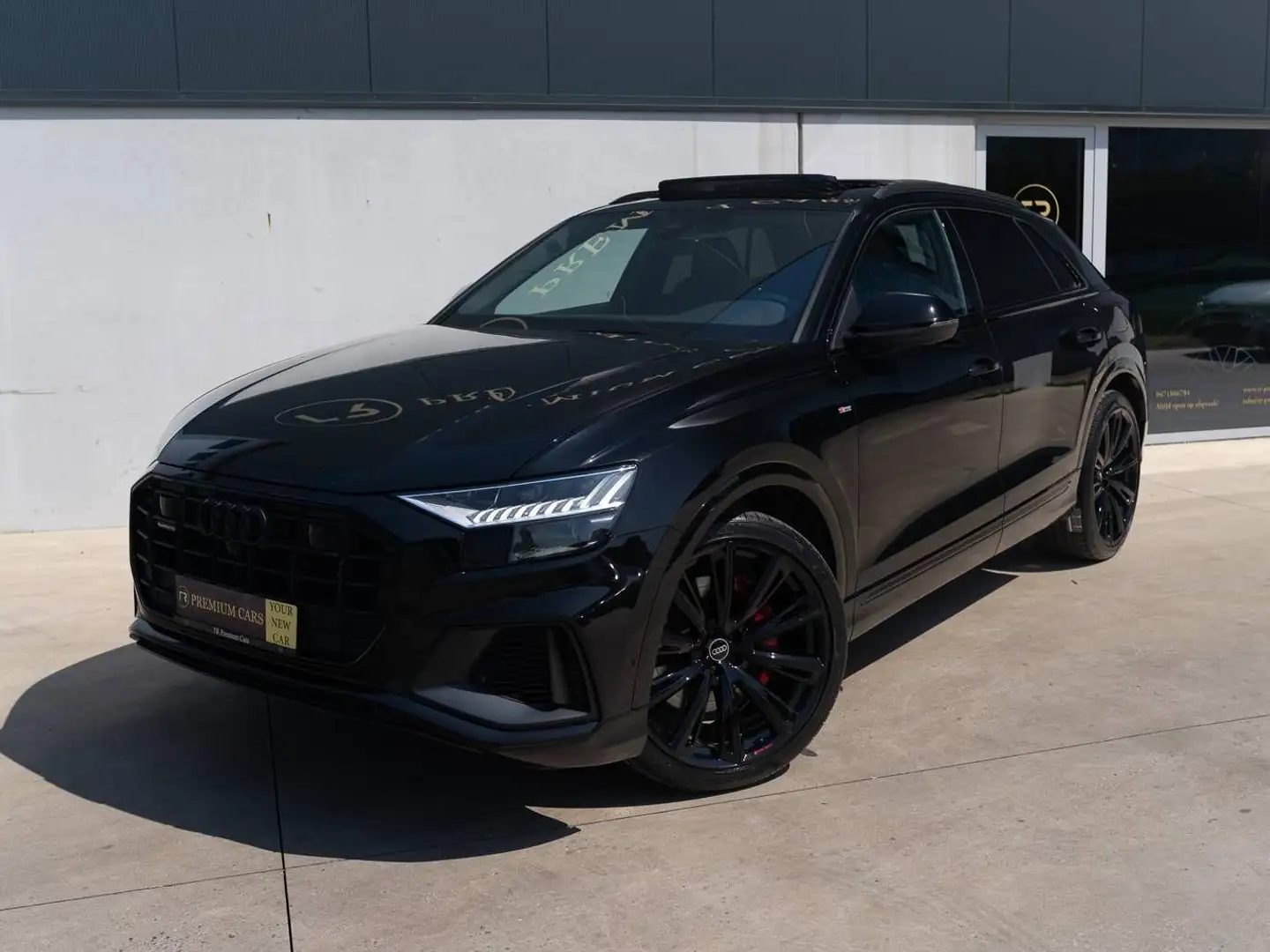 Audi Q8 60 TFSI e l Quattro l Full S-Line l Pano l Full Black l 23" l Towhook l Electric Seats l Adaptive