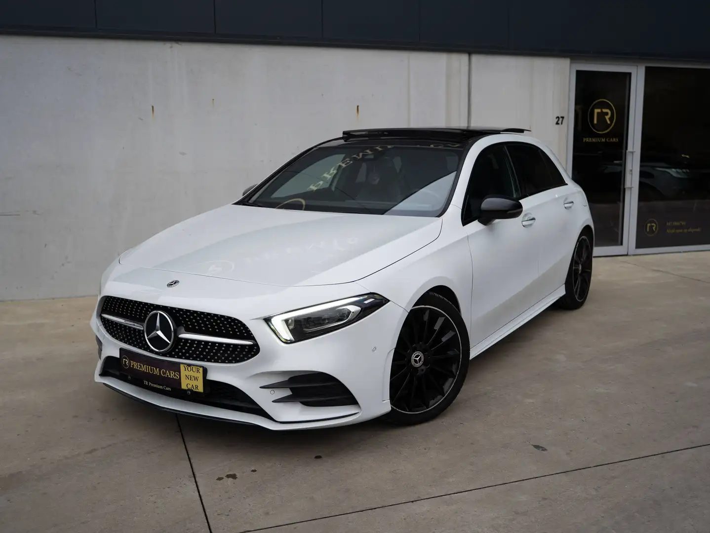 Mercedes-Benz A 180 AMG Line l Pano l Premium + l Memory l Camera